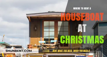 Festive Houseboat Rentals: Where to Celebrate Christmas on the Water
